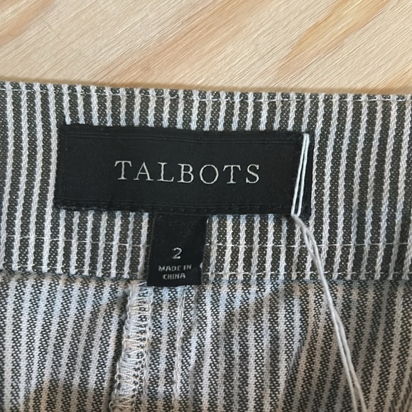 Talbots Striped Skirt – Vertical Pinstripes | Size 2 | Polished & Chic - Picture 3 of 4